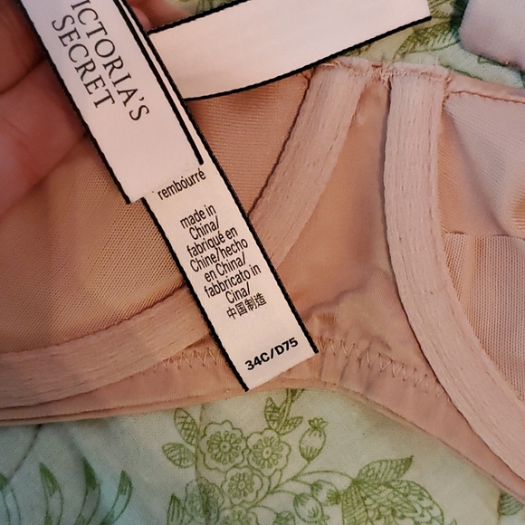 2 Bras - Picture 10 of 10